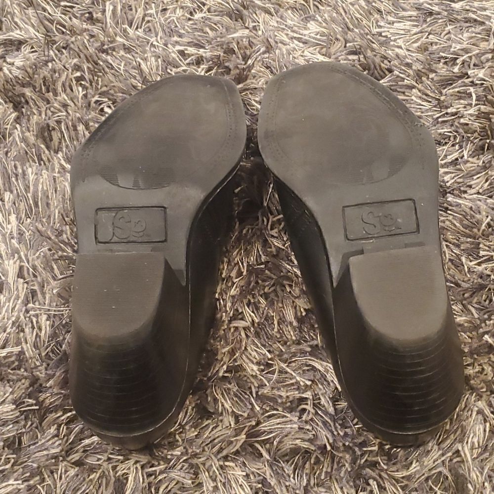 Womens Booties Size 6.5  - Picture 5 of 5